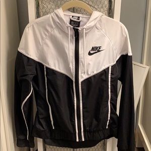 Women’s Nike Windbreaker